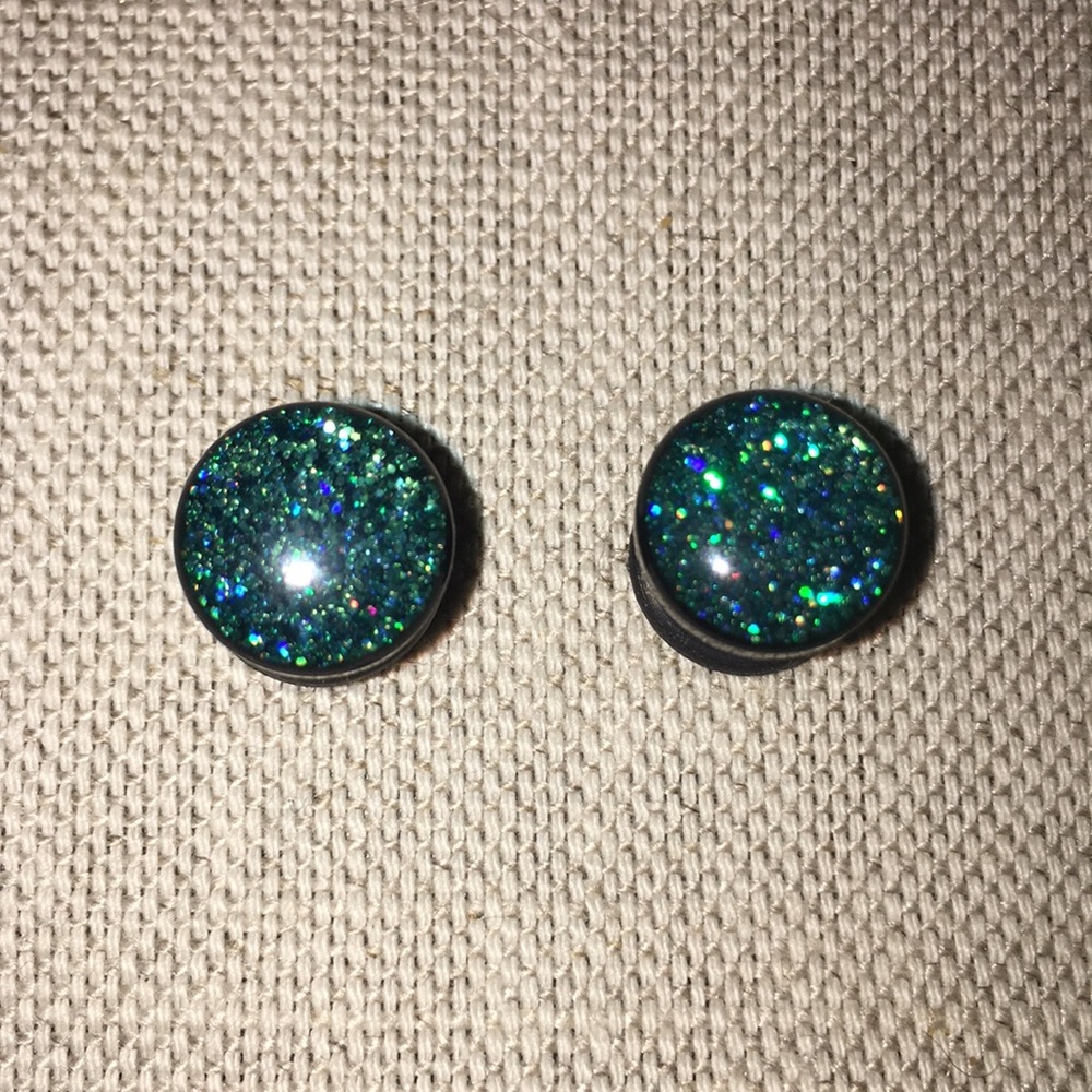 Size zero sparkle gauges